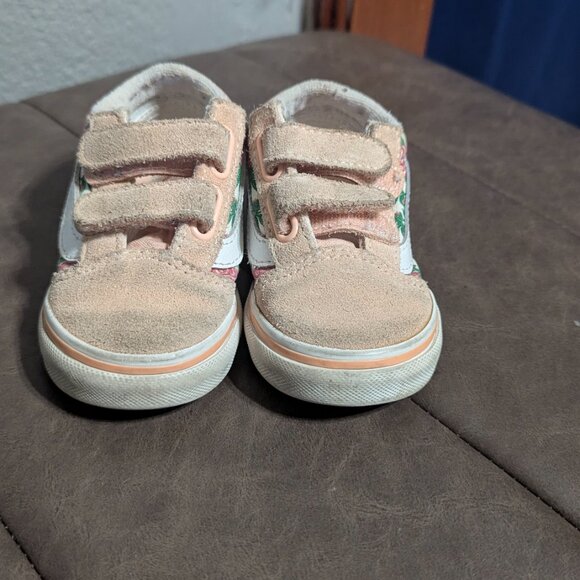 Vans - Picture 2 of 5